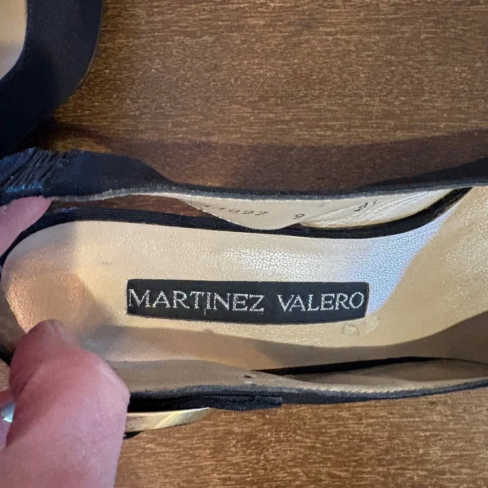 Martinez Valero Black‎ Ribbed Fabric Wedge Slingback Pumps Gold Buckle 9 AA